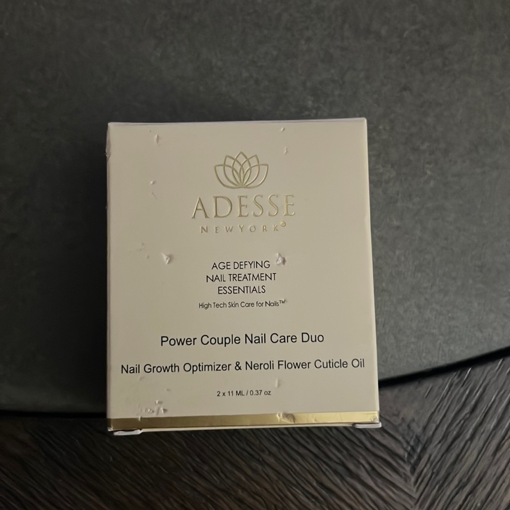 ADESSE NewYork - age defying nail treatment essentials